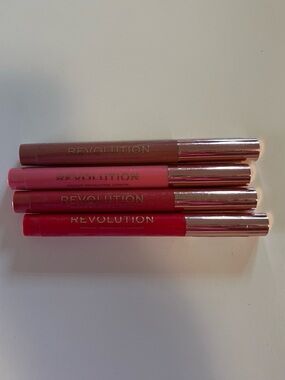 4 New Revolution Makeup Velvet Kiss Lip Crayon Chauffeur Cupcake Cutie Decadenc